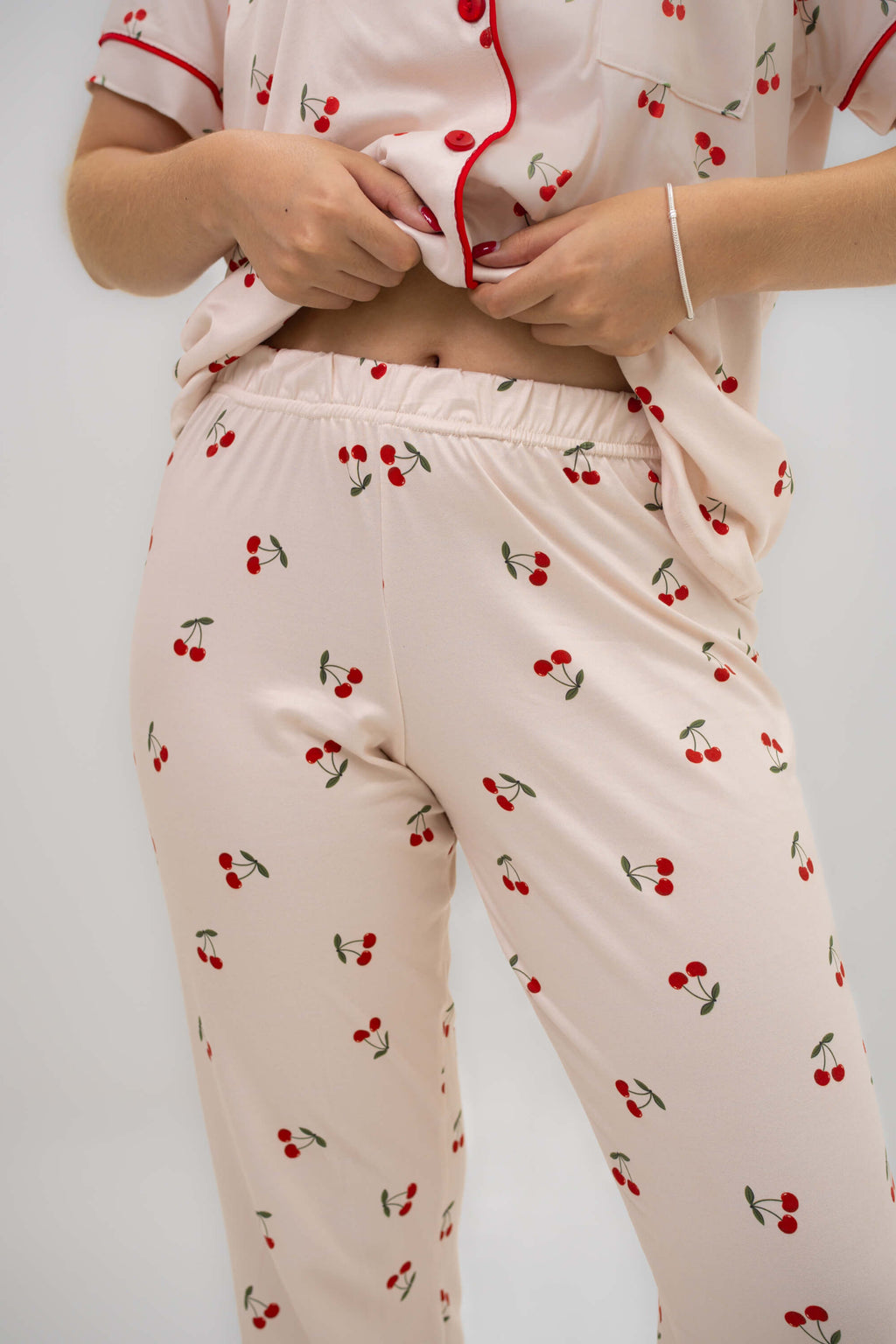 Alana Cereza Pantalón